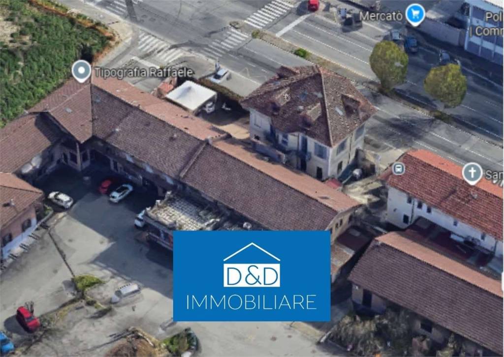 locale commerciale in vendita a Torino in zona Regio Parco