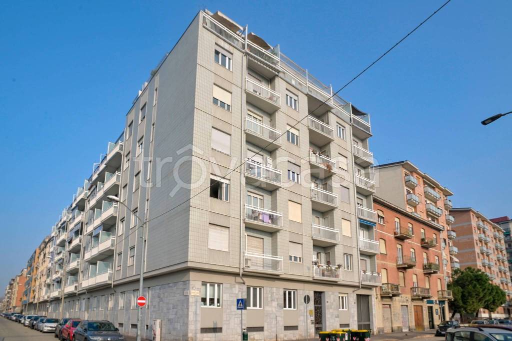 appartamento in vendita a Torino in zona Lingotto