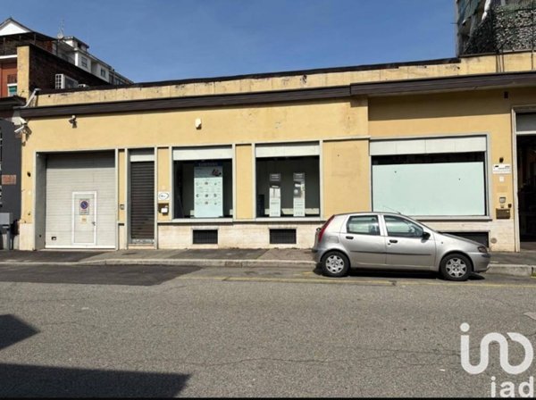 ufficio in vendita a Torino in zona Falchera