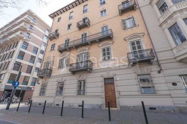 appartamento in vendita a Torino in zona Cit Turin