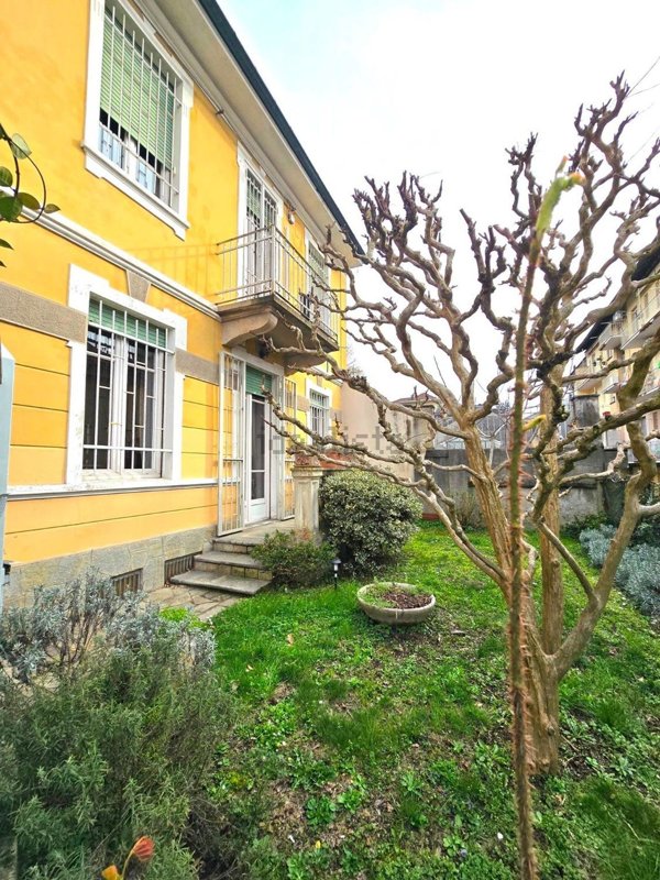casa indipendente in vendita a Torino in zona Cavoretto