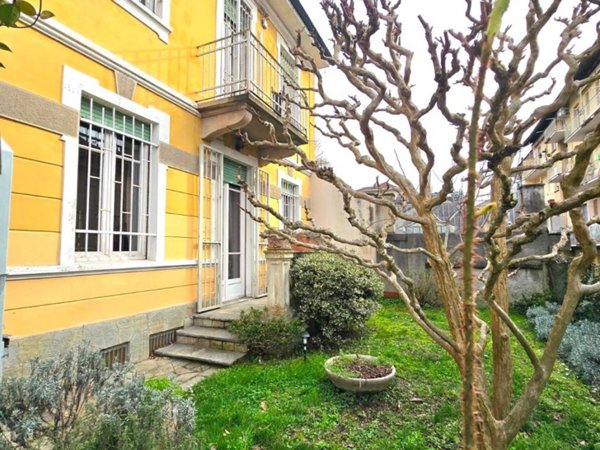 casa indipendente in vendita a Torino in zona Cavoretto