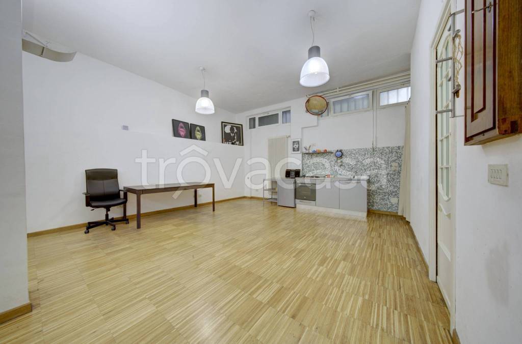 locale commerciale in vendita a Torino