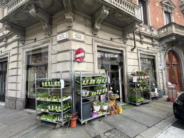 negozio in vendita a Torino in zona San Salvario