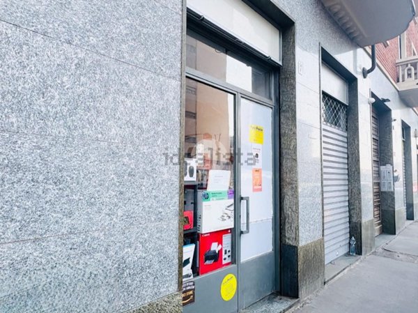 locale commerciale in vendita a Torino in zona Madonna di Campagna