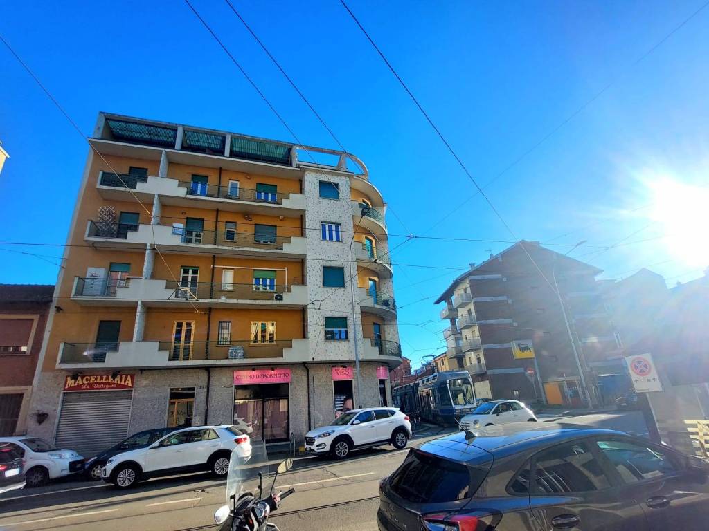 appartamento in vendita a Torino in zona Parella