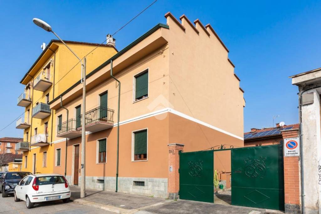 casa indipendente in vendita a Torino in zona Pozzo Strada