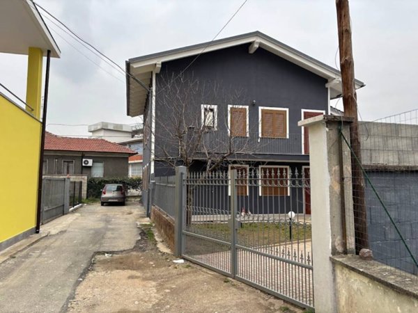 casa indipendente in vendita a Torino in zona Mirafiori Sud