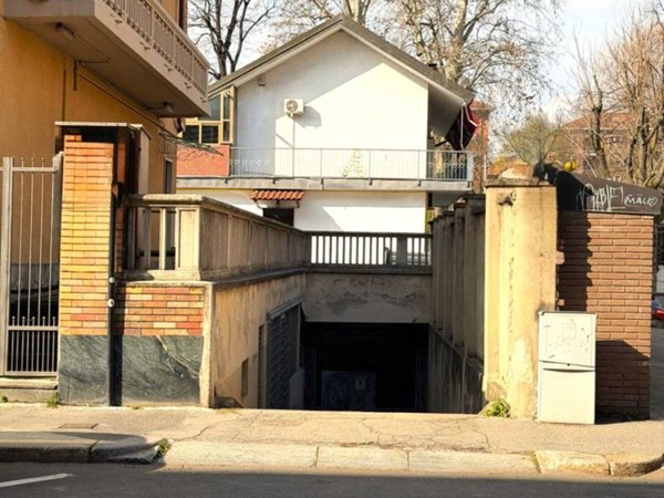 casa indipendente in vendita a Torino in zona Rosa
