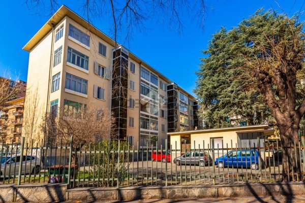 appartamento in vendita a Torino in zona Pozzo Strada