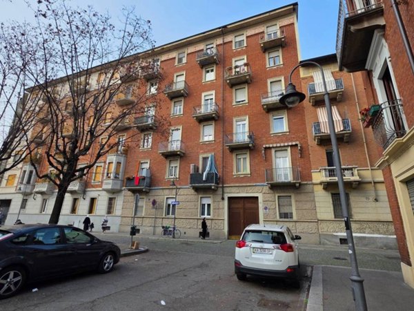 appartamento in vendita a Torino in zona Borgata Vittoria