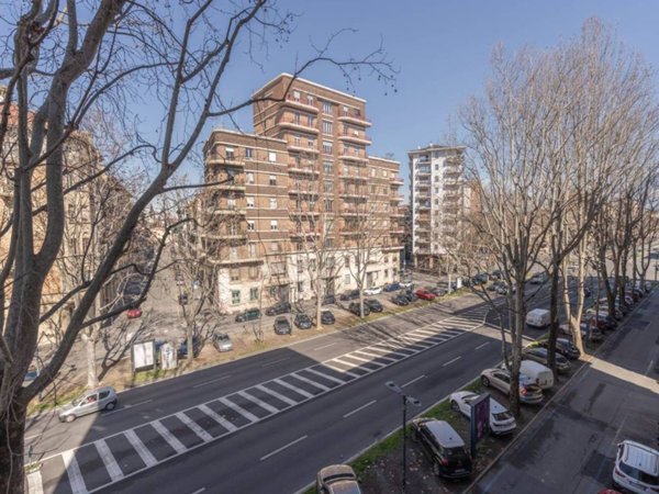 appartamento in vendita a Torino in zona Cit Turin