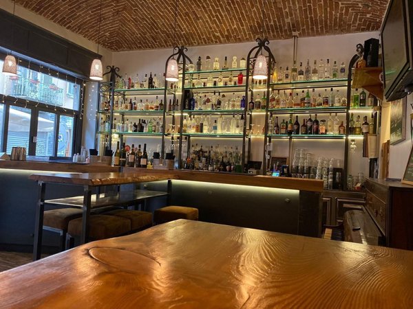 locale commerciale in vendita a Torino in zona San Salvario