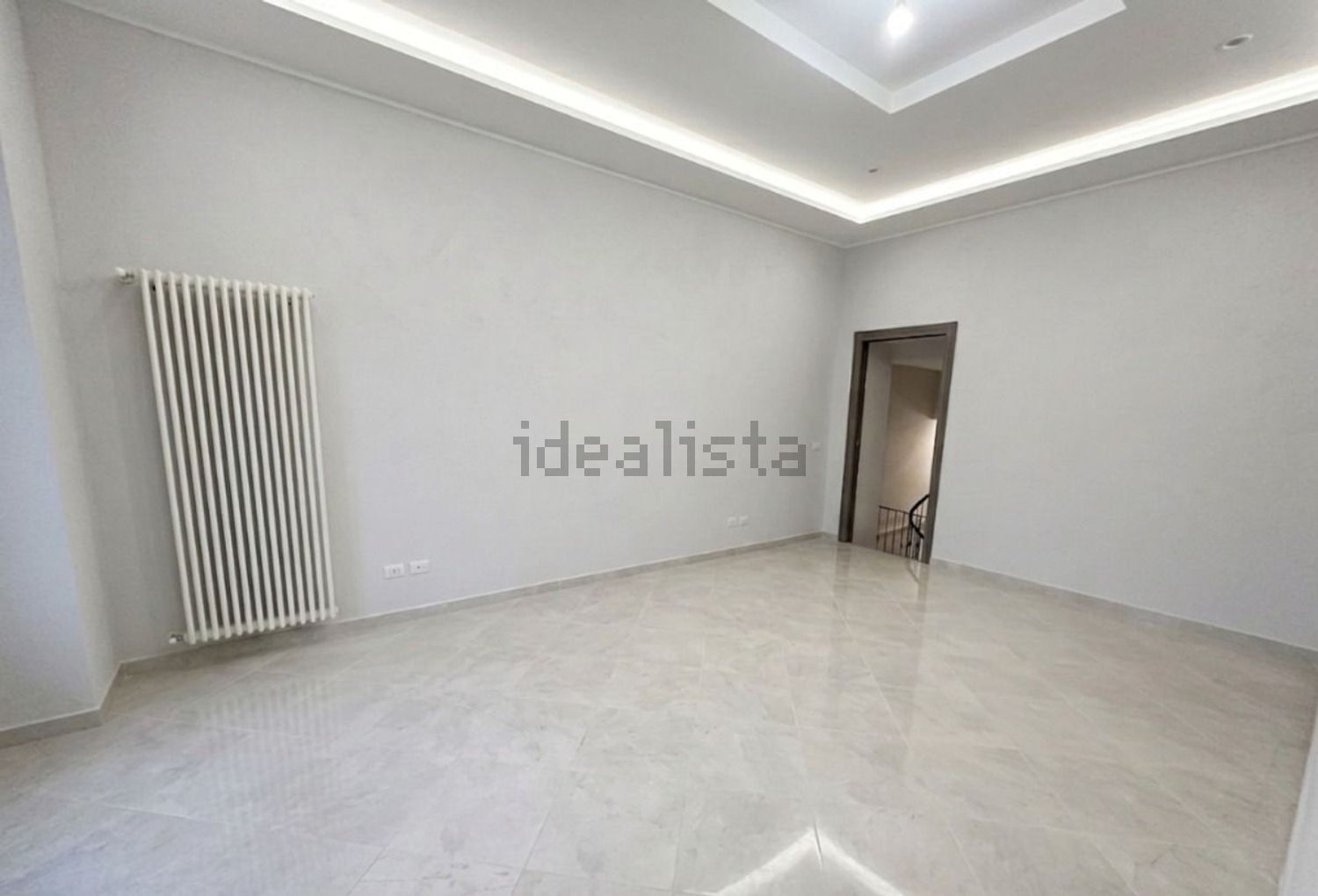 locale commerciale in vendita a Torino in zona Vanchiglia