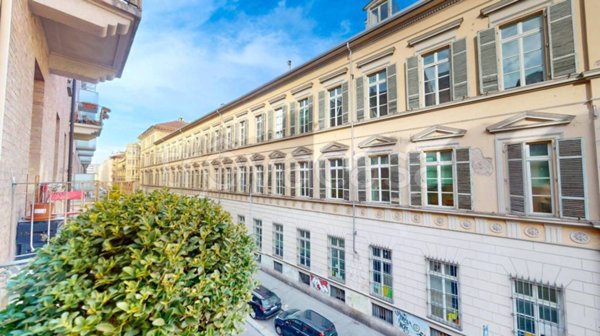 appartamento in vendita a Torino in zona San Salvario