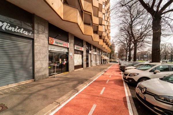 negozio in vendita a Torino in zona Millefonti