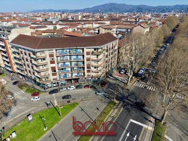 negozio in vendita a Torino in zona Aurora
