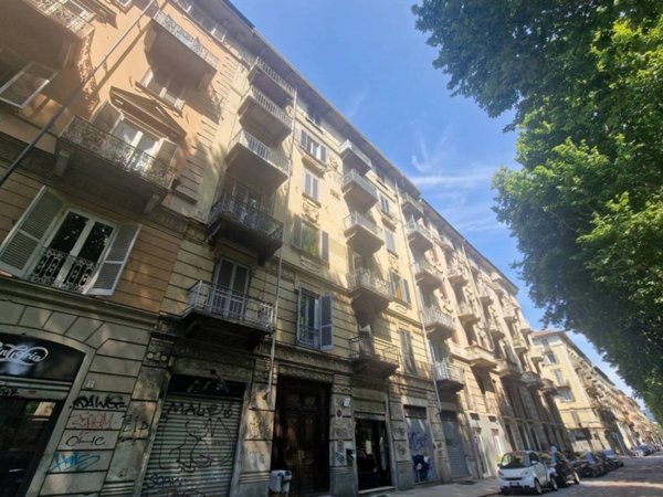 negozio in vendita a Torino in zona Vanchiglia