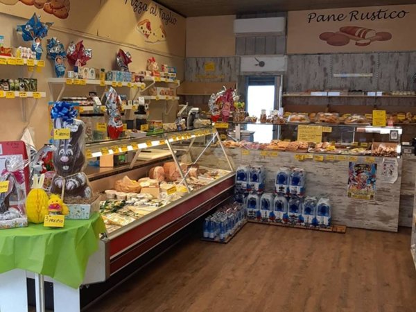 negozio in vendita a Torino in zona Barca