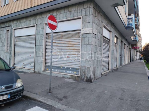 negozio in vendita a Torino in zona Borgata Vittoria