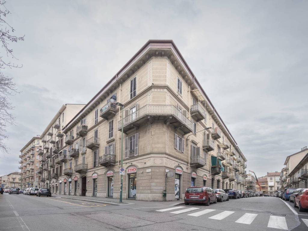 appartamento in vendita a Torino in zona Aurora