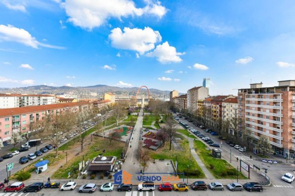 appartamento in vendita a Torino in zona Lingotto
