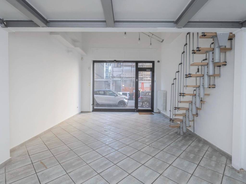 negozio in vendita a Torino in zona Santa Rita