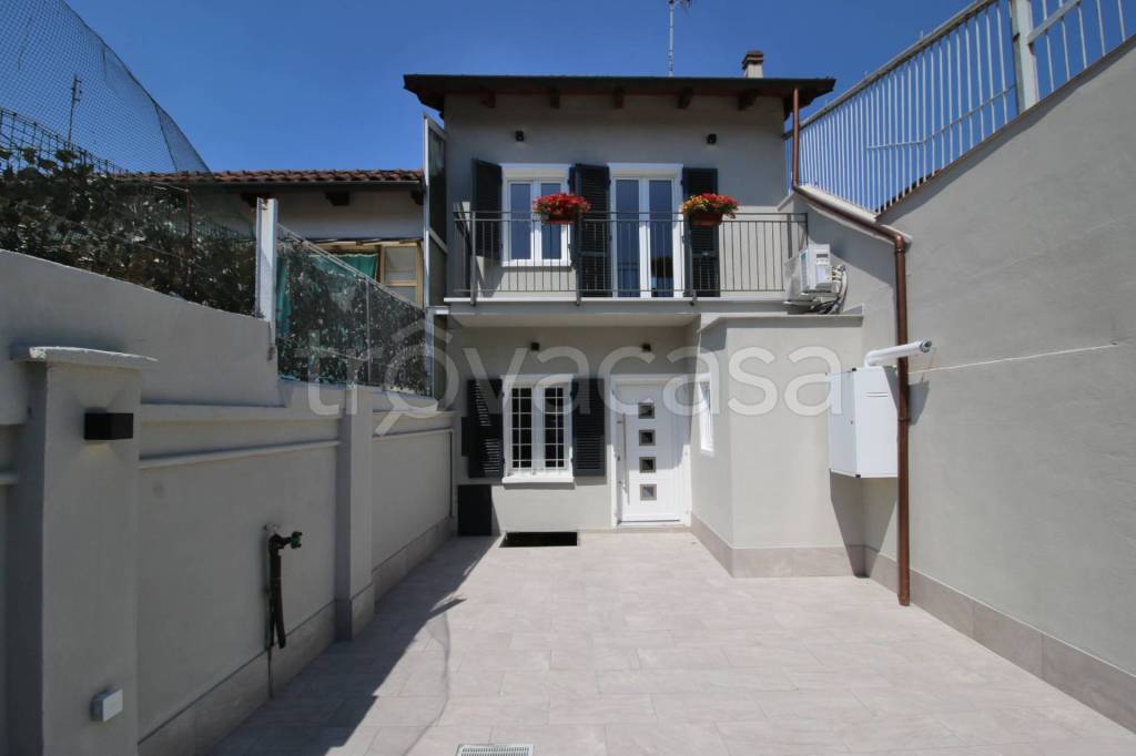 casa indipendente in vendita a Torino in zona Mirafiori Sud