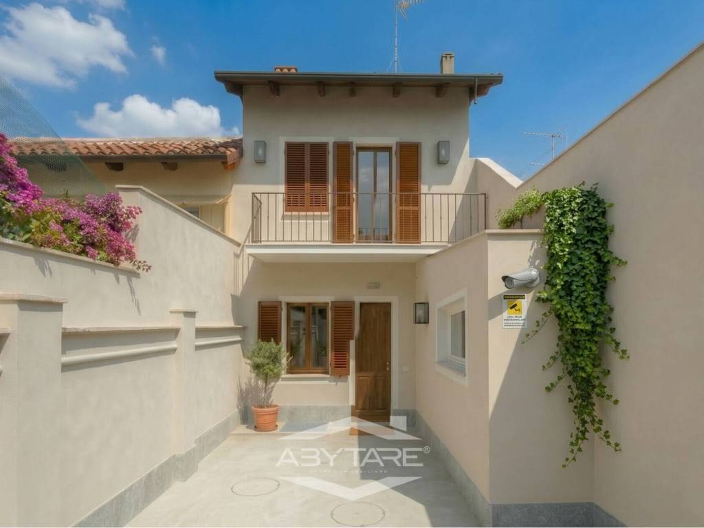 casa indipendente in vendita a Torino in zona Mirafiori Sud
