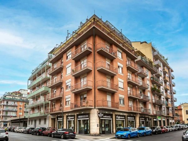 negozio in vendita a Torino in zona Pozzo Strada