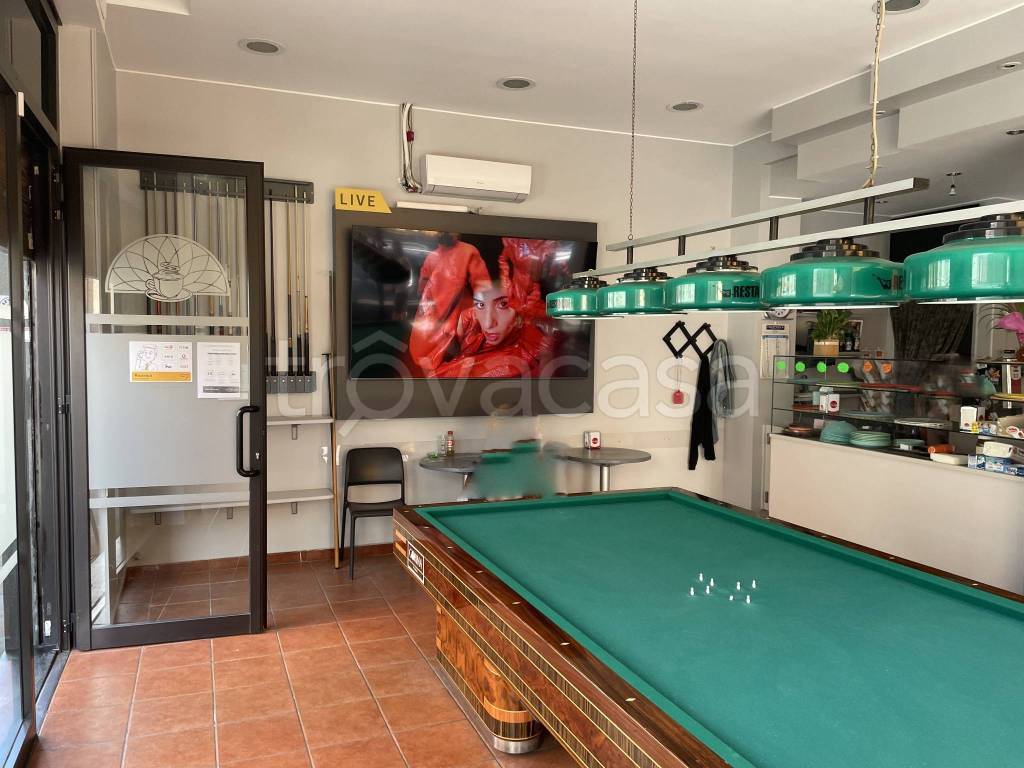 negozio in vendita a Torino in zona Mirafiori Sud