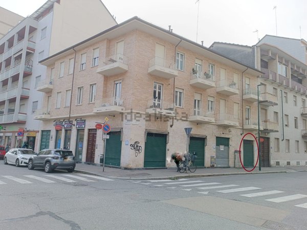 negozio in vendita a Torino in zona Pozzo Strada