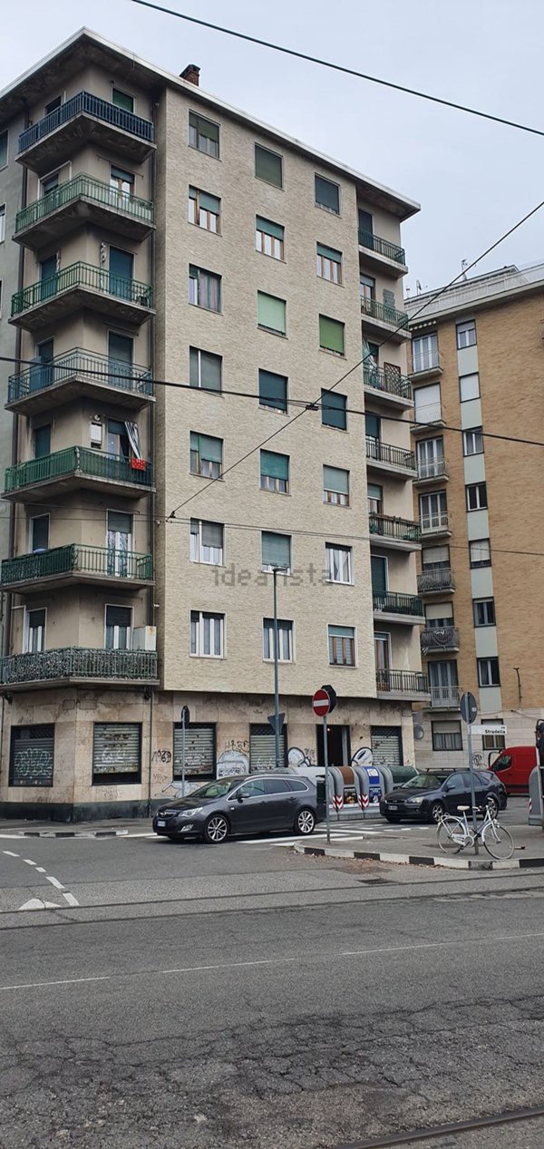 locale commerciale in vendita a Torino in zona Borgata Vittoria