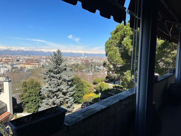 appartamento in vendita a Torino in zona Cavoretto