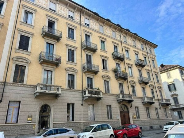 appartamento in vendita a Torino in zona Cit Turin