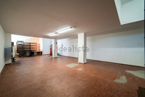 locale di sgombero in vendita a Torino in zona Mirafiori Nord