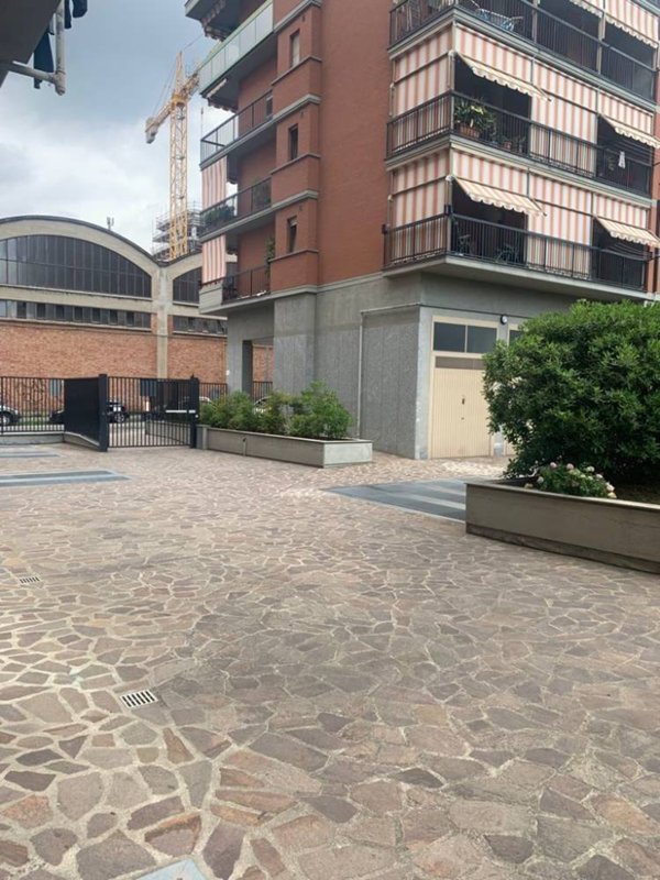 locale di sgombero in vendita a Torino in zona San Donato