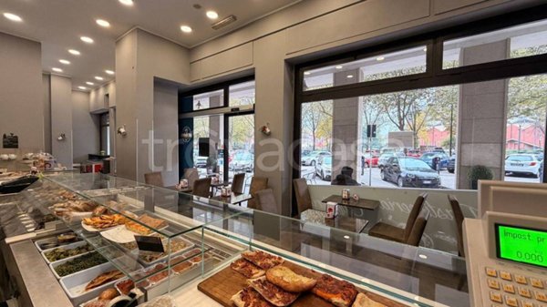 negozio in vendita a Torino in zona Mirafiori Nord