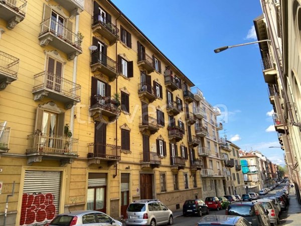 appartamento in vendita a Torino in zona Aurora