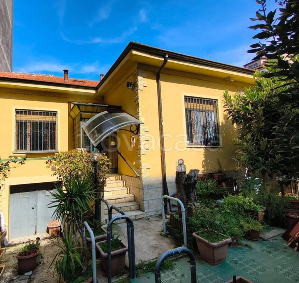 casa indipendente in vendita a Torino in zona Mirafiori Sud