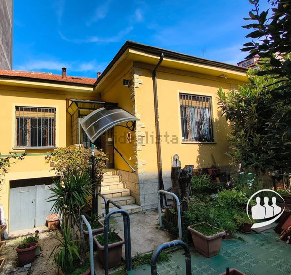 pentavano in vendita a Torino