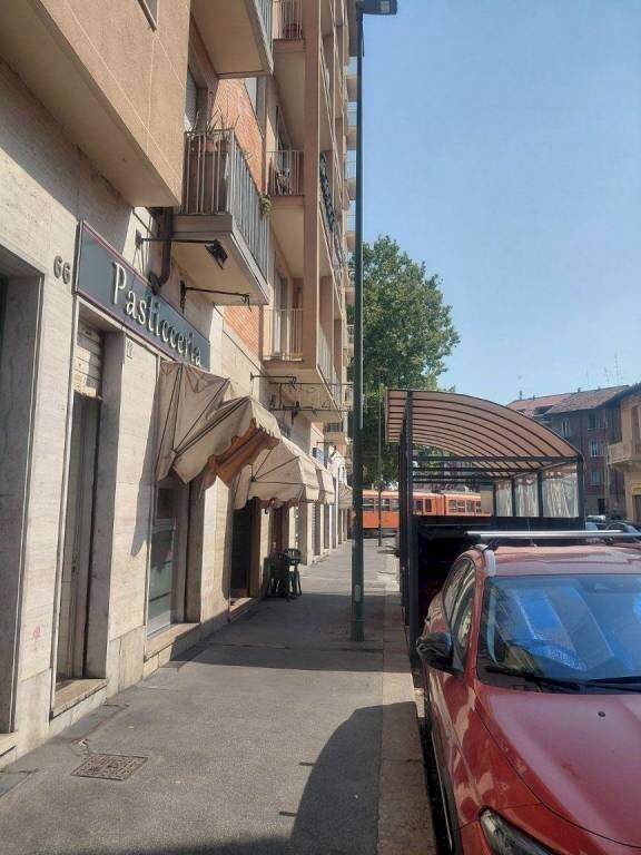 locale commerciale in vendita a Torino in zona Parella