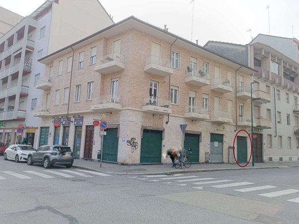 negozio in vendita a Torino in zona Pozzo Strada