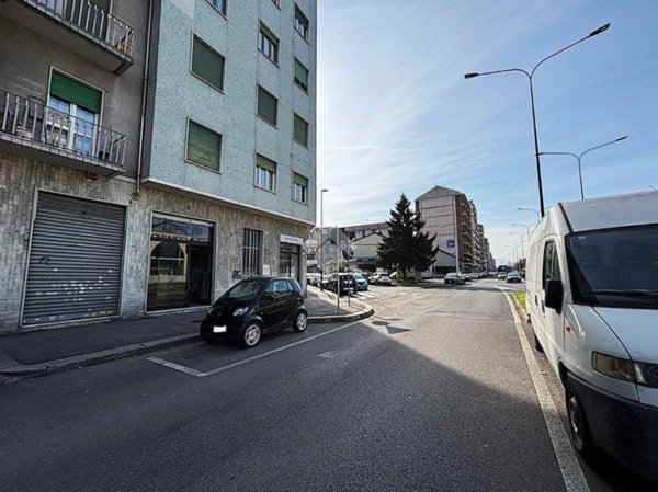 negozio in vendita a Torino in zona Madonna di Campagna