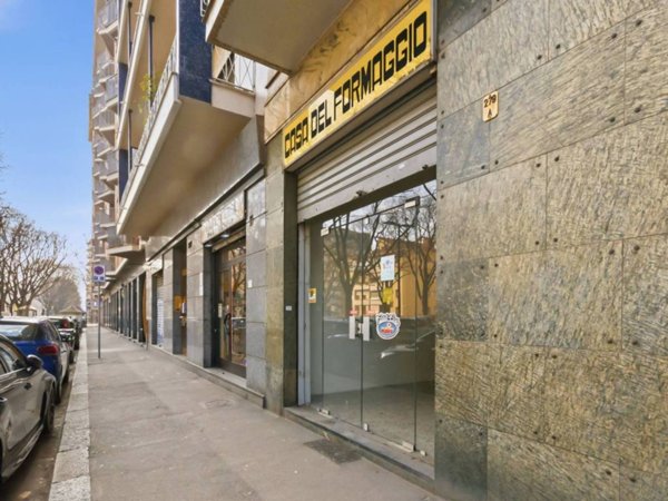 negozio in vendita a Torino in zona Parella