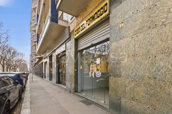 negozio in vendita a Torino in zona Pozzo Strada