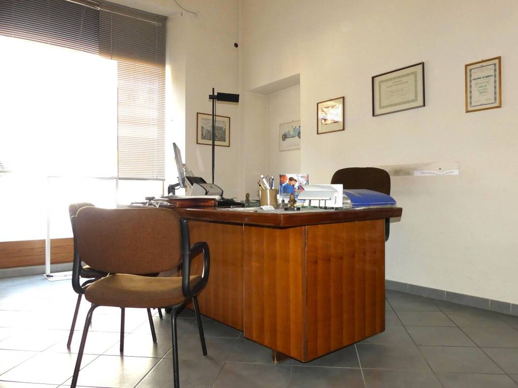 ufficio in vendita a Torino in zona Sassi