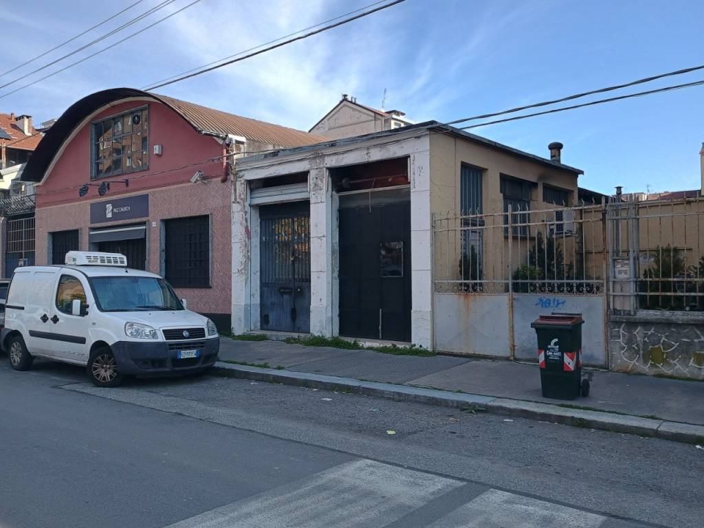 negozio in vendita a Torino in zona Parella