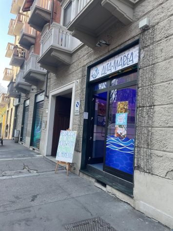 negozio in vendita a Torino in zona Vallette