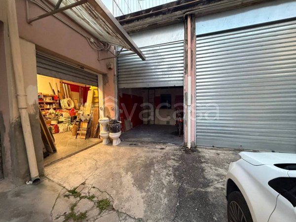 locale commerciale in vendita a Torino in zona Mirafiori Sud